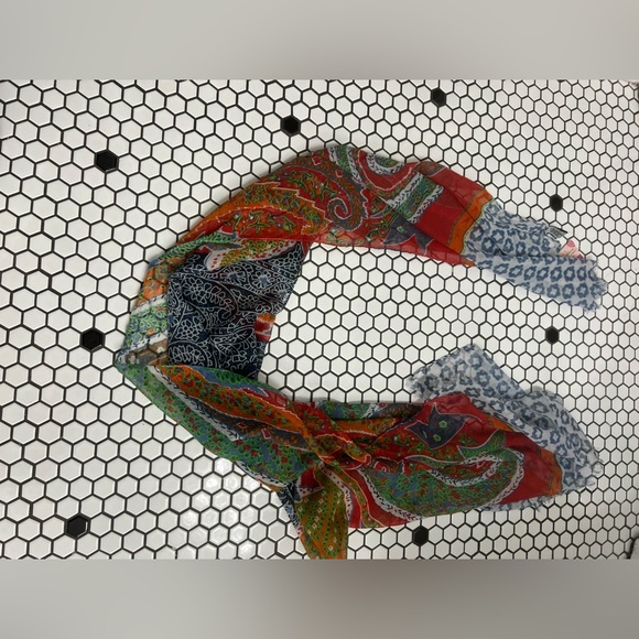 NWT tickled pink lightweight scarf one size - Picture 3 of 4